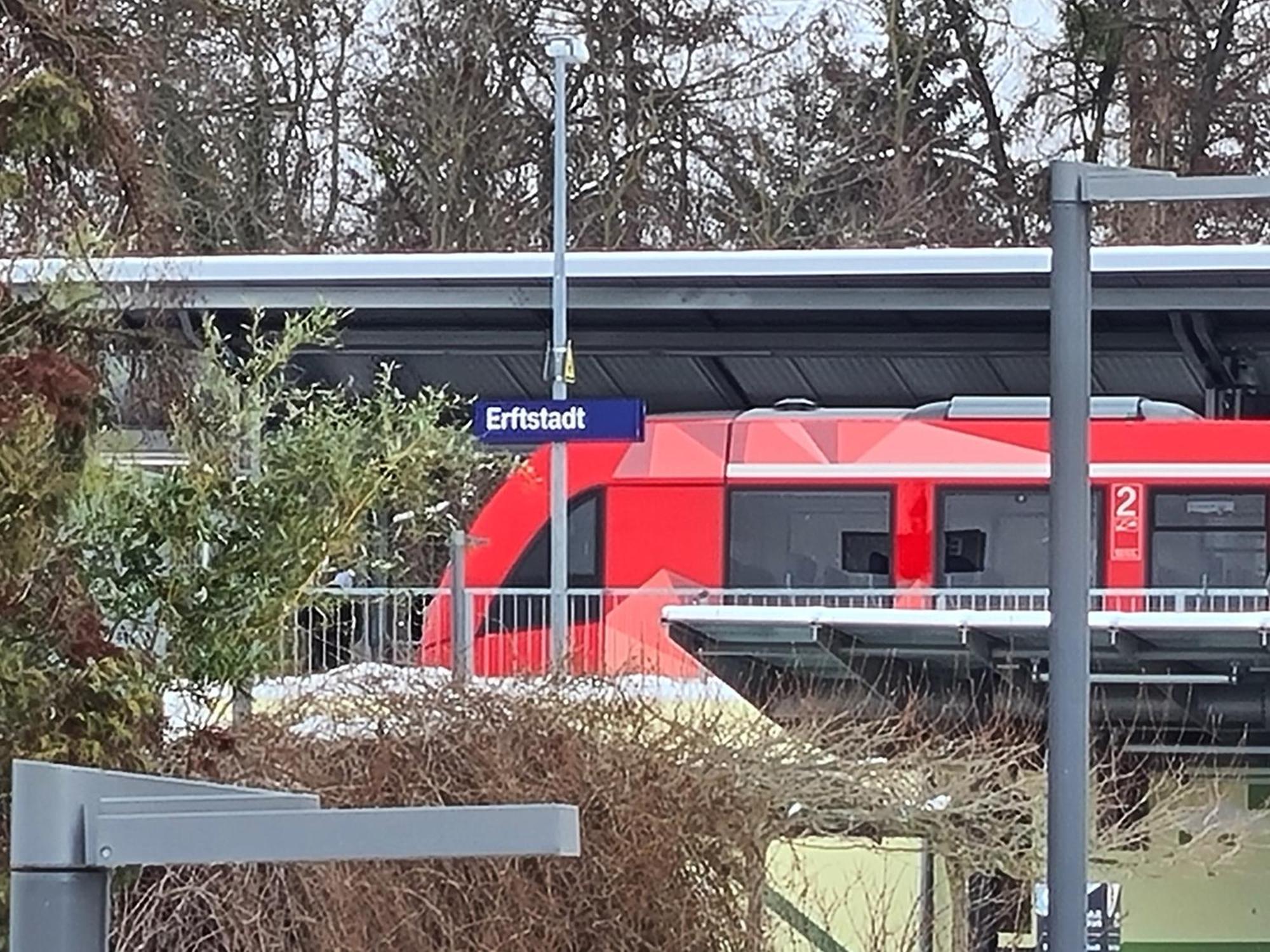 Ferienwohnung In Erftstadt 2 Min Fusslaeufig Zum Bahnhof, Phantasialand, Koeln, Koeln Messe, Eifel Экстерьер фото